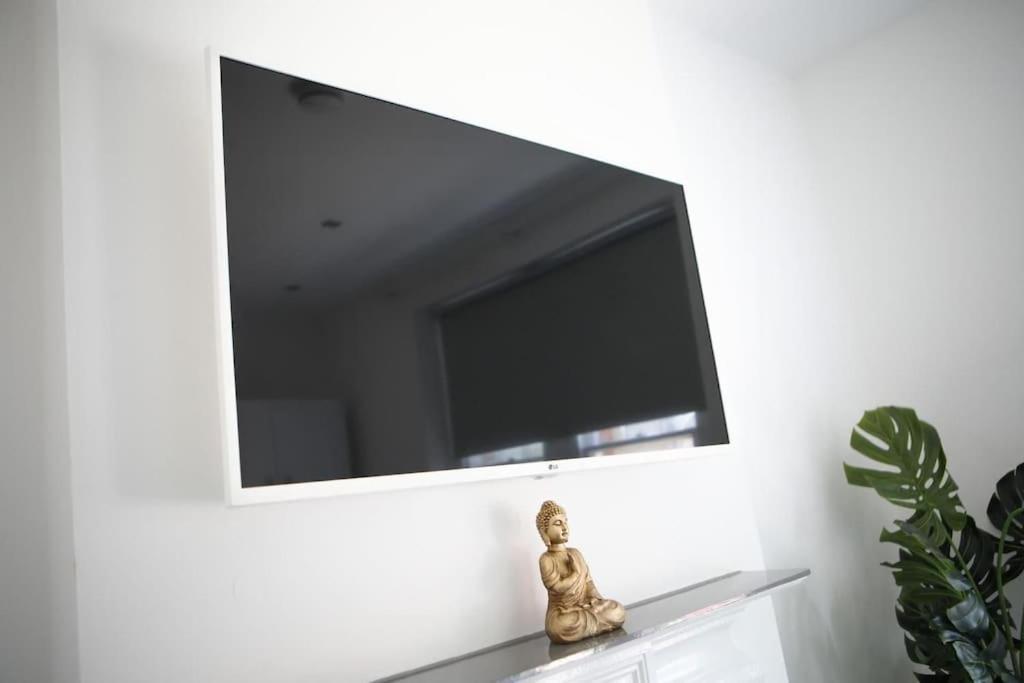 Appartamento Wanstead Gem! Bright, Cosy & Immaculate 1 Bed On The High Street! Londra